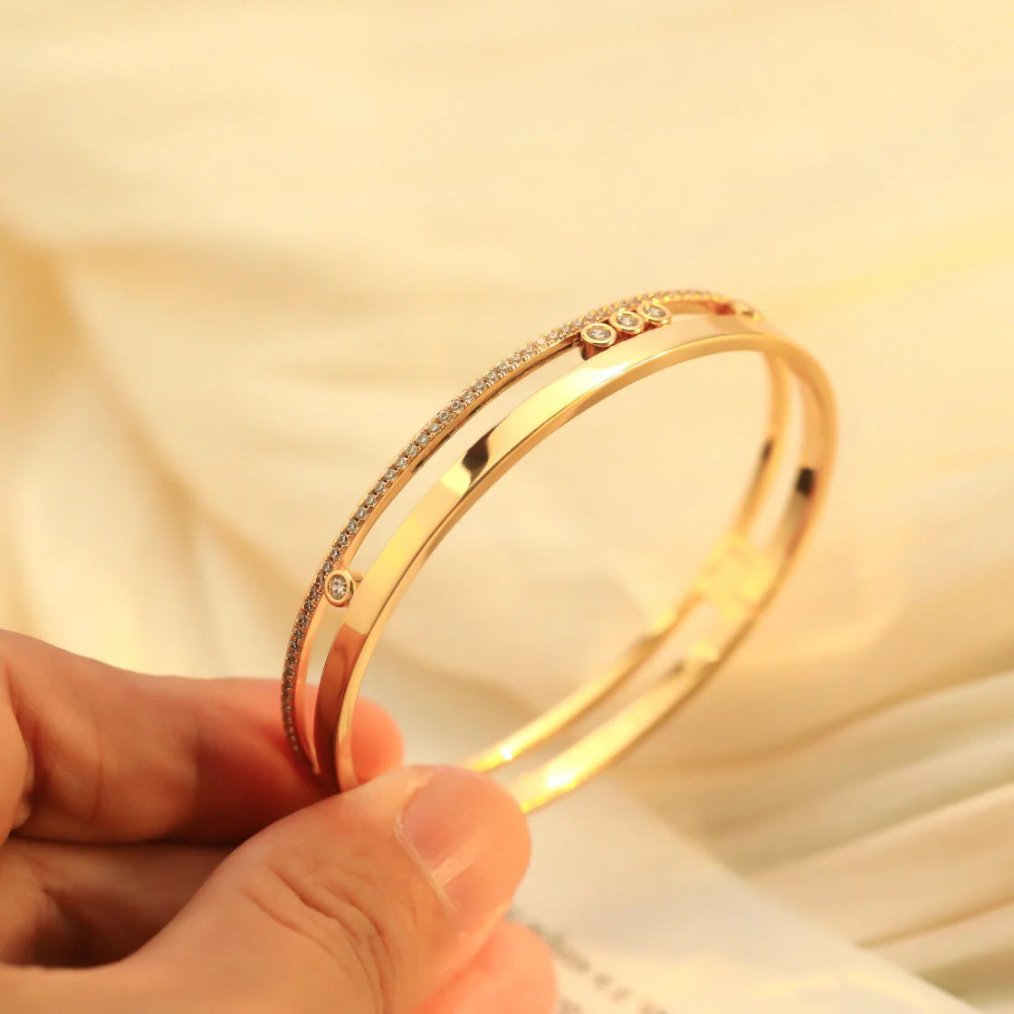 [Noble Aura jewelry]Move Romane Diamond Bangle Bracelet