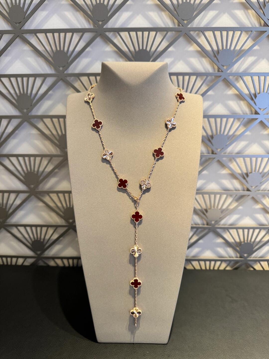 [Noble Aura jewelry]CLOVER 20 MOTIFS LASER CARNELIAN NECKLACE