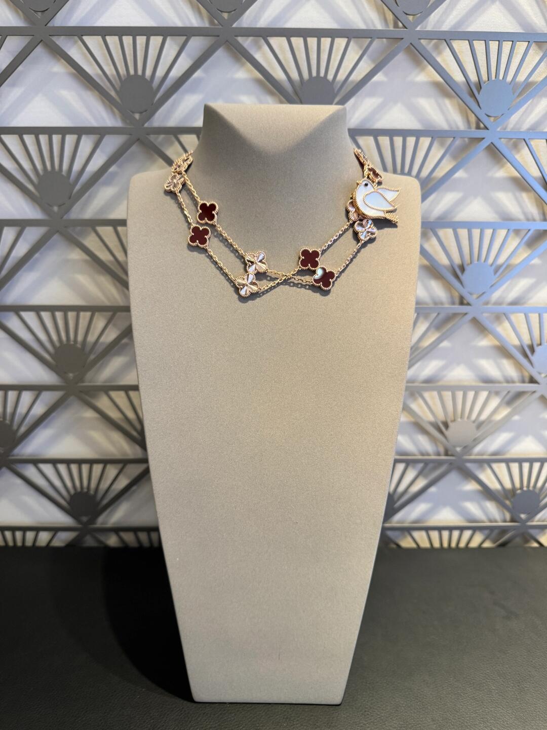 [Noble Aura jewelry]CLOVER 20 MOTIFS LASER CARNELIAN NECKLACE