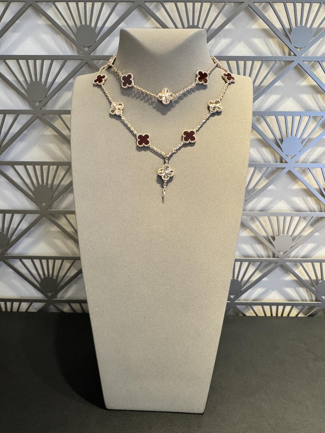 [Noble Aura jewelry]CLOVER 20 MOTIFS LASER CARNELIAN NECKLACE