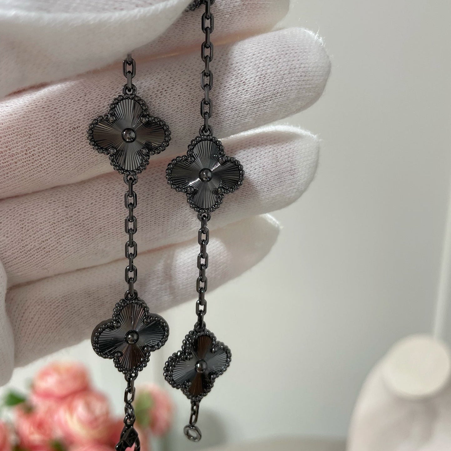 [Noble Aura jewelry]CLOVER 5 MOTIF BLACK BRACELET