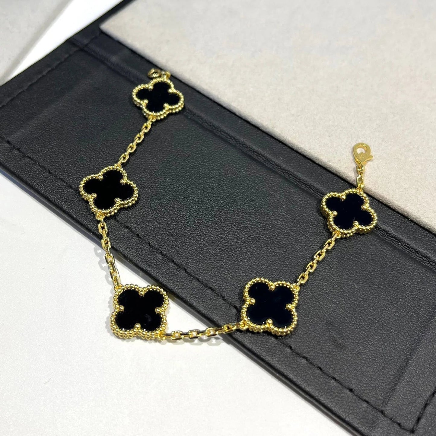[Noble Aura jewelry] CLOVER 5 MOTIF ONYXS BRACELET COLLECTION