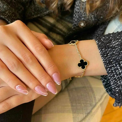 [Noble Aura jewelry] CLOVER 5 MOTIF ONYXS BRACELET COLLECTION