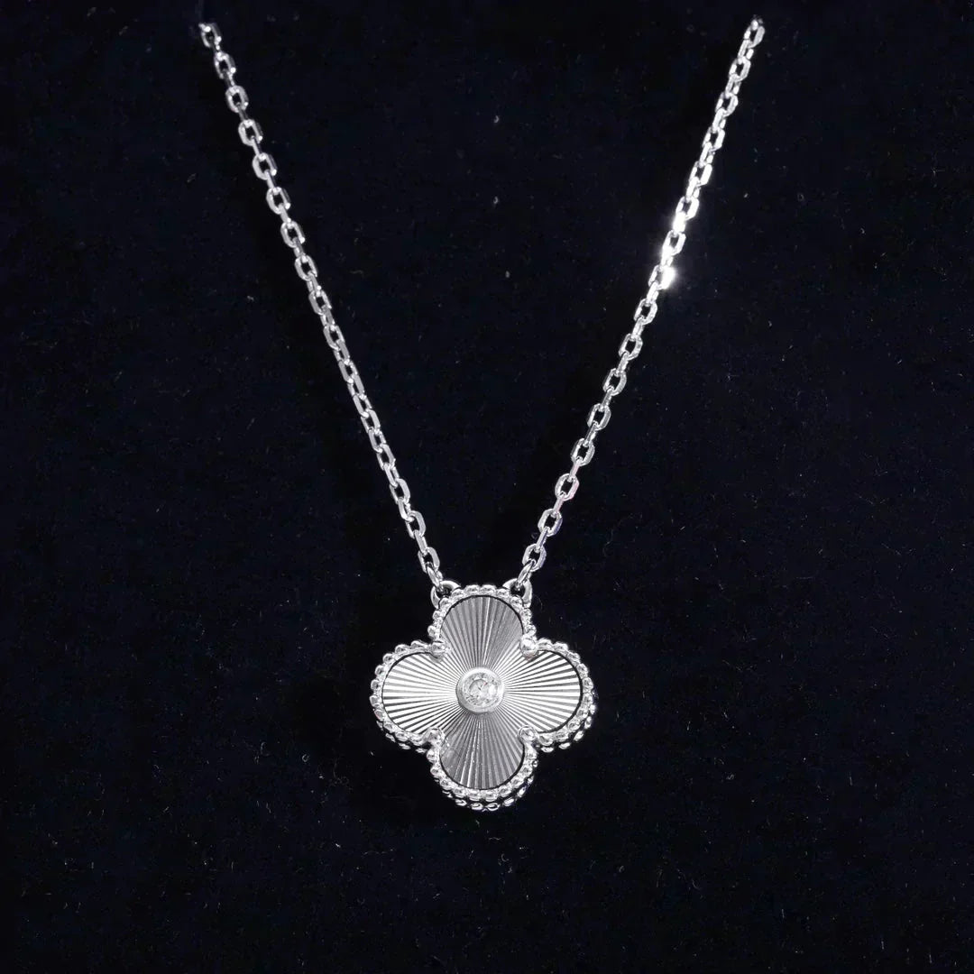 [Noble Aura jewelry]CLOVER  15MM DIAMOND LASER NECKLACE SILVER