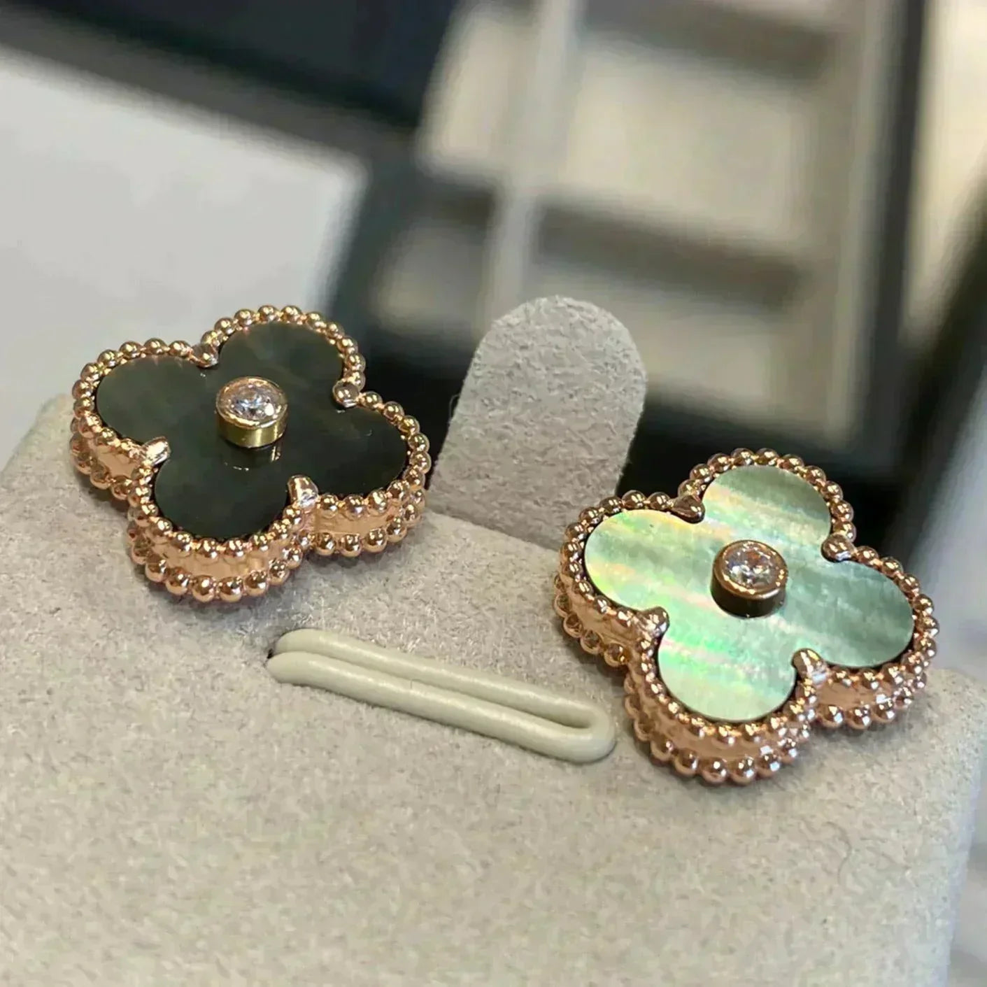 [Noble Aura jewelry]CLOVER MEDIUM 1 MOTIFS GRAY MOP  DIAMOND EARRINGS