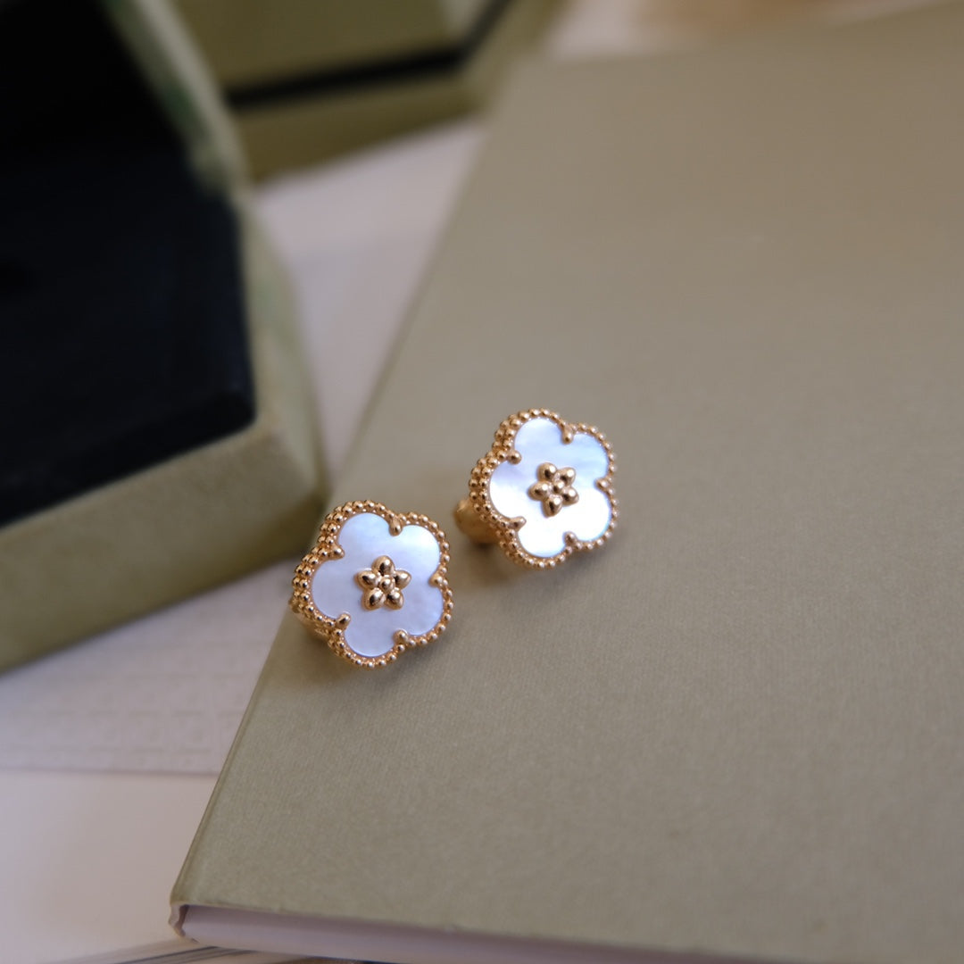 [Noble Aura jewelry]LUCKY PINK GOLD WHITE MOP EARRINGS