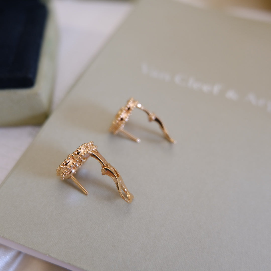 [Noble Aura jewelry]LUCKY PINK GOLD WHITE MOP EARRINGS