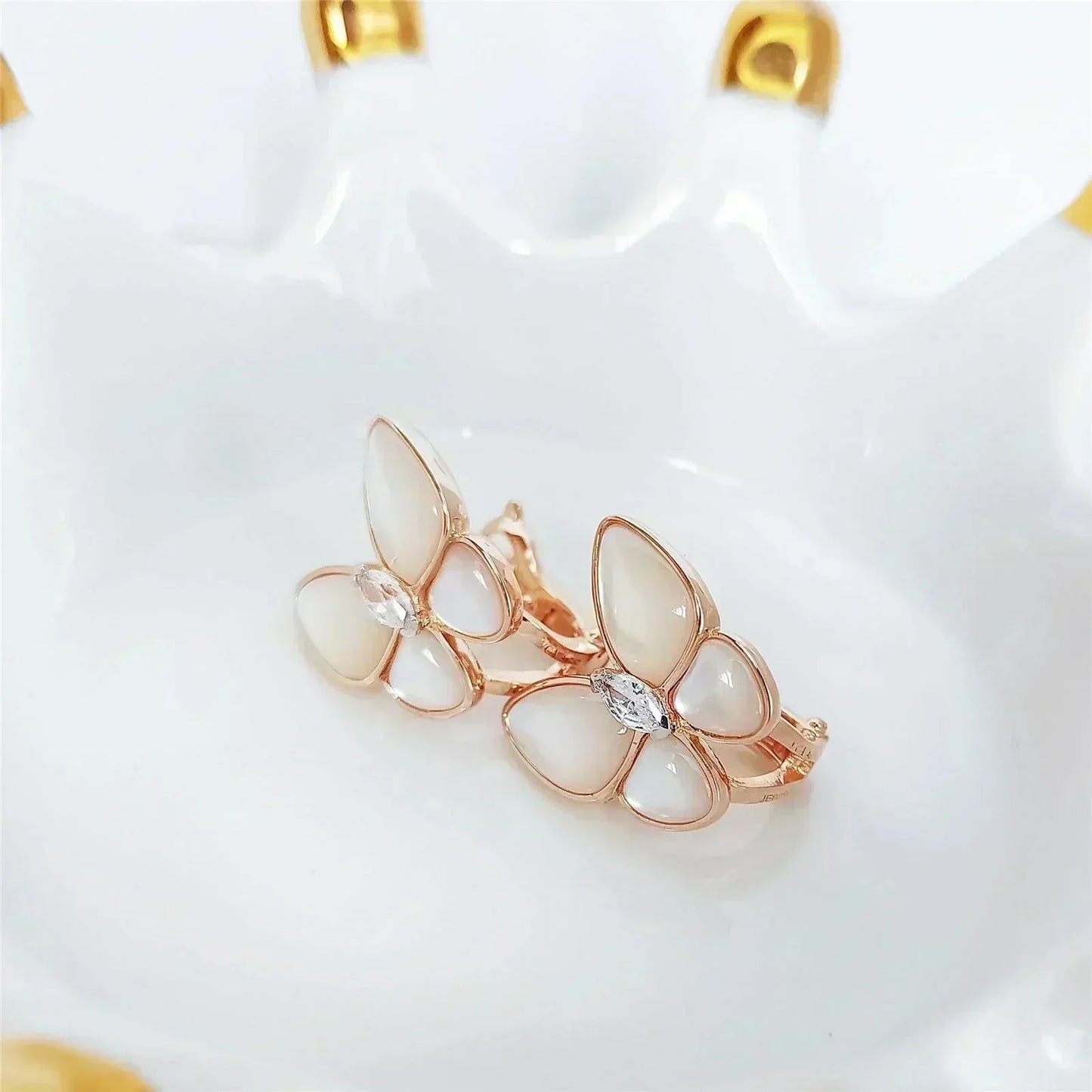[Noble Aura jewelry]BUTTERFLY MOP DIAMOND EARRINGS