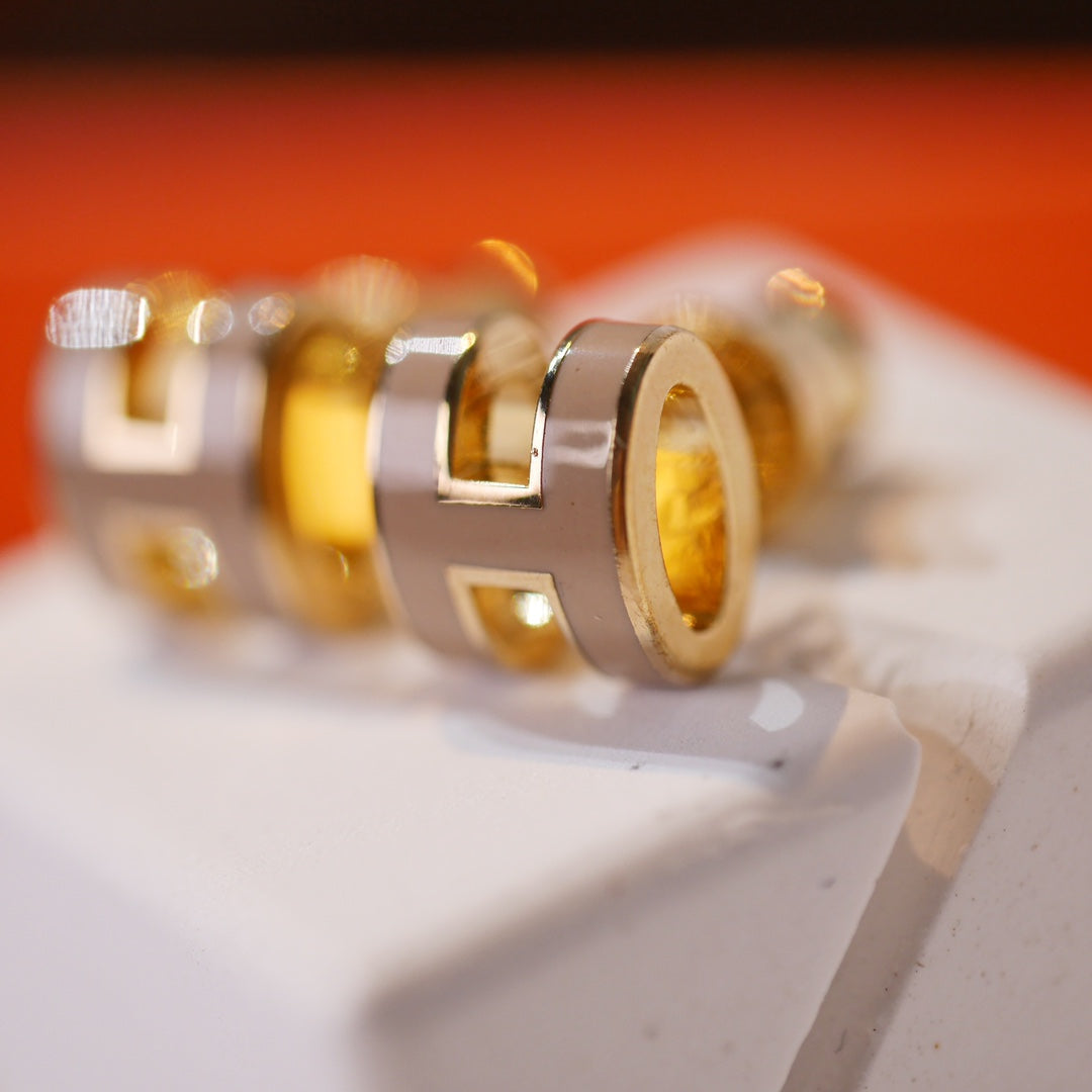 [Noble Aura jewelry]MINI POP H GOLD EARRINGS GREY