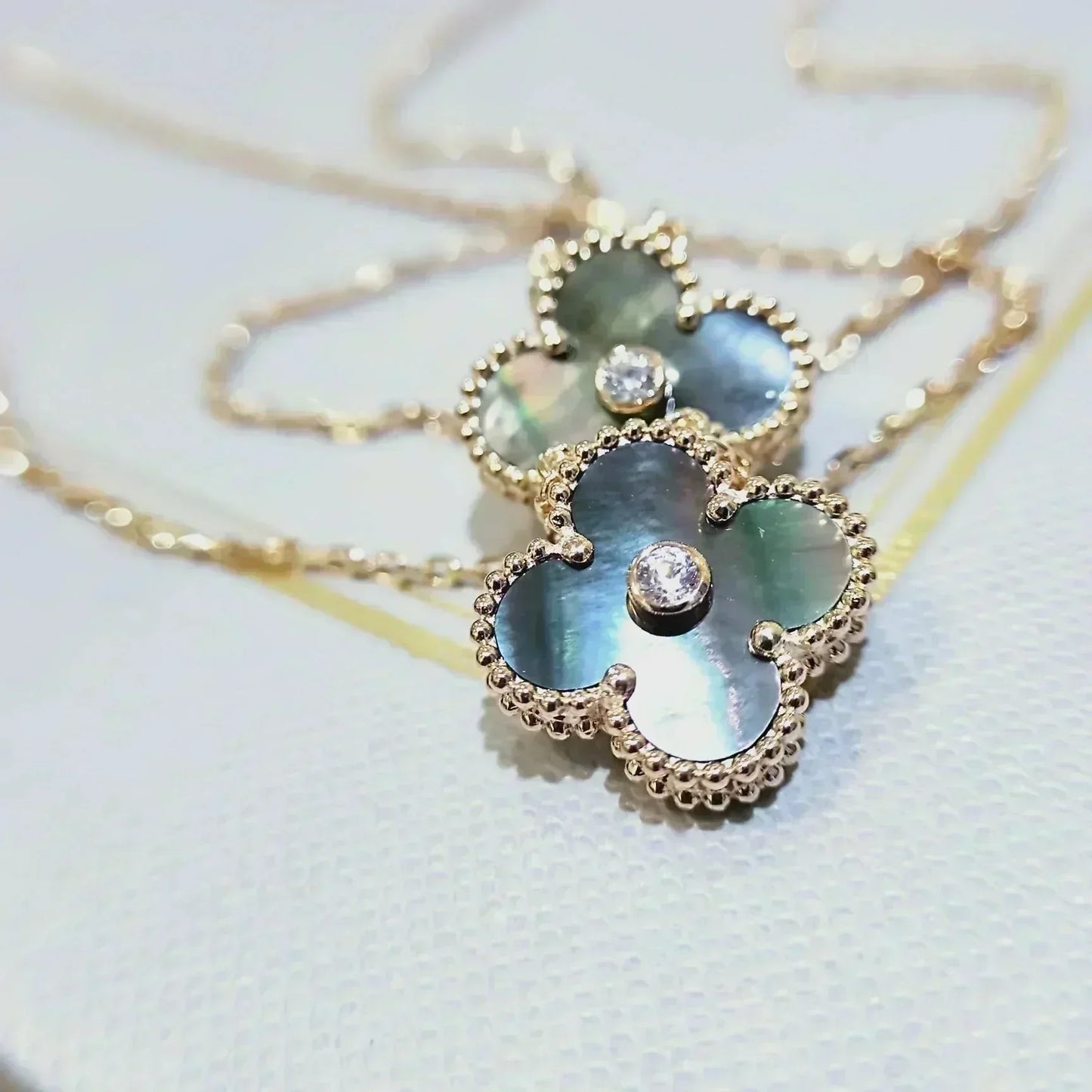 [Noble Aura jewelry]CLOVER 15MM DIAMOND AND MOTHER-OF-GREY NECKLACE
