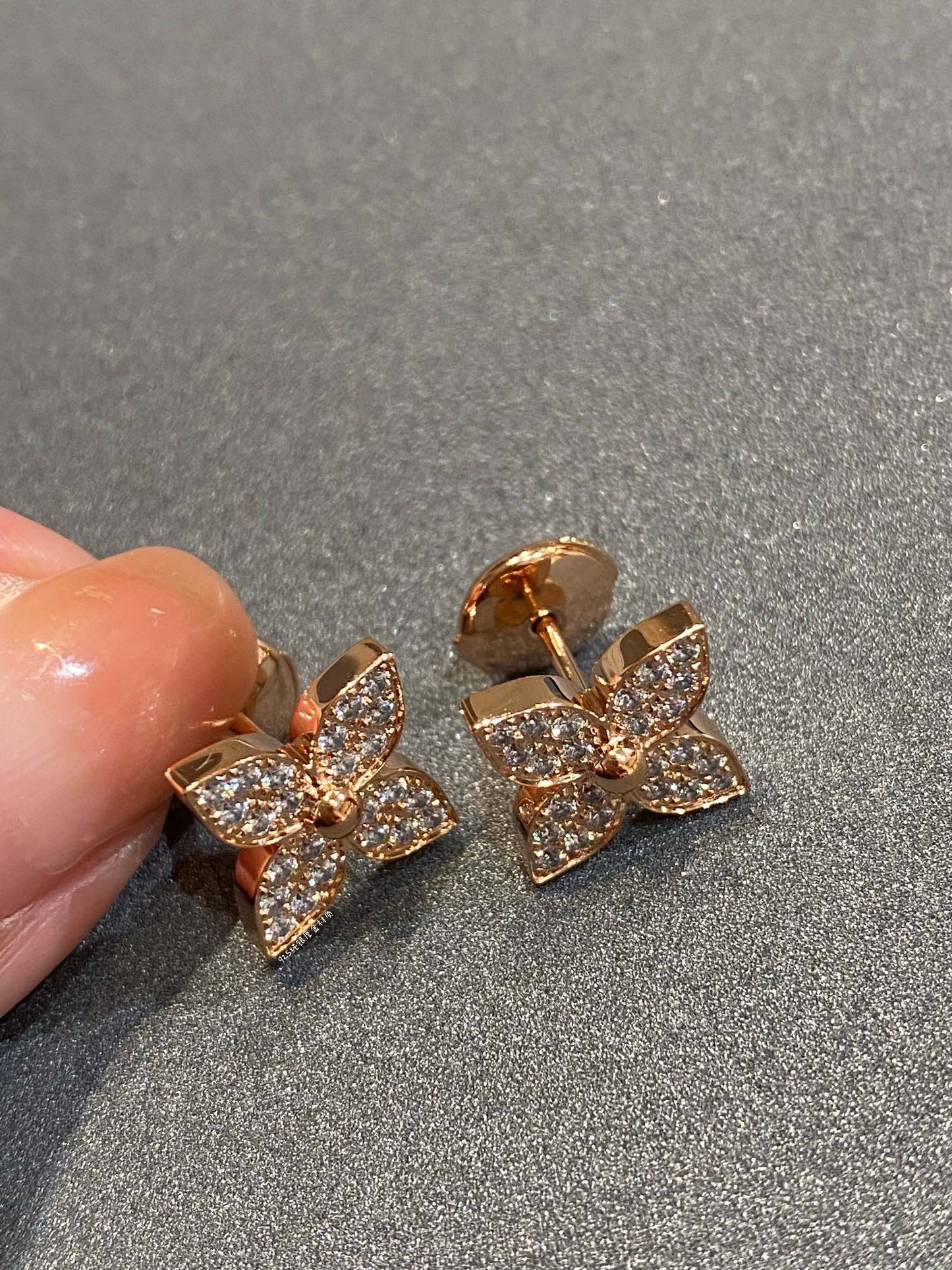 [Noble Aura jewelry]STAR DIAMOND EARRINGS
