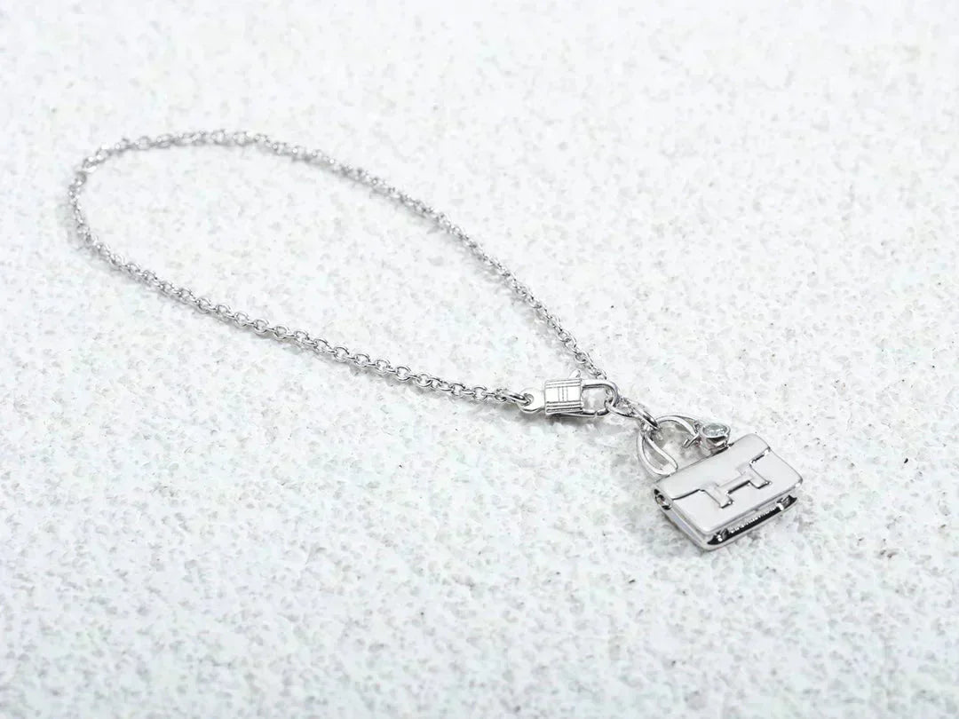 [Noble Aura jewelry]AMULETTE PEDANT SILVER NECKLACE
