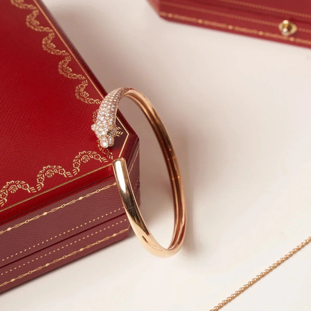 [Noble Aura jewelry]PANTHERE HALF DIAMOND OPEN BRACELET