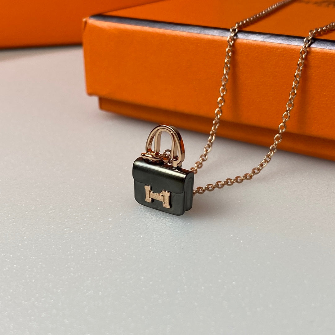 [Noble Aura jewelry]CONSTANCE BLACK PEDANT PINK GOLD NECKLACE