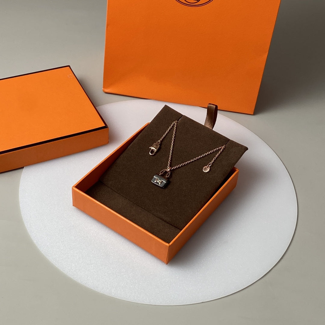 [Noble Aura jewelry]CONSTANCE BLACK PEDANT PINK GOLD NECKLACE