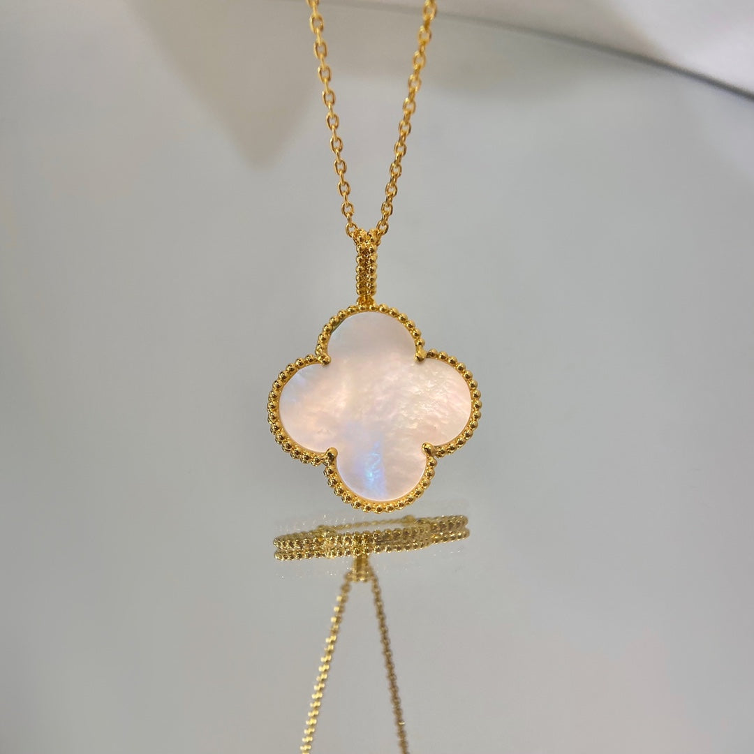 [Noble Aura jewelry]CLOVER 25MM MOP LARGE PENDANT NECKLACE