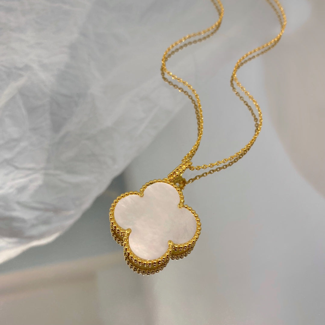 [Noble Aura jewelry]CLOVER 25MM MOP LARGE PENDANT NECKLACE