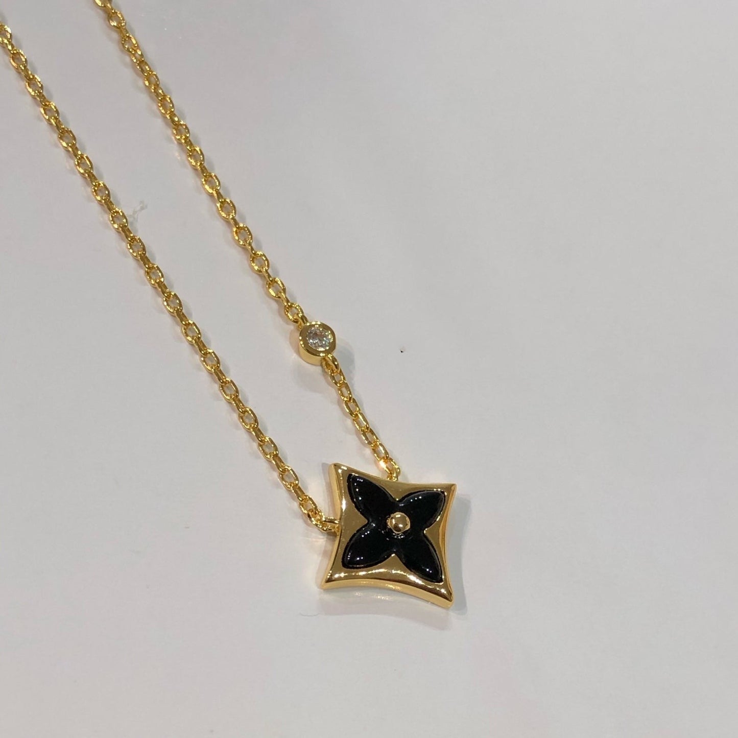 [Noble Aura jewelry]STAR BLACK MOP NECKLACE
