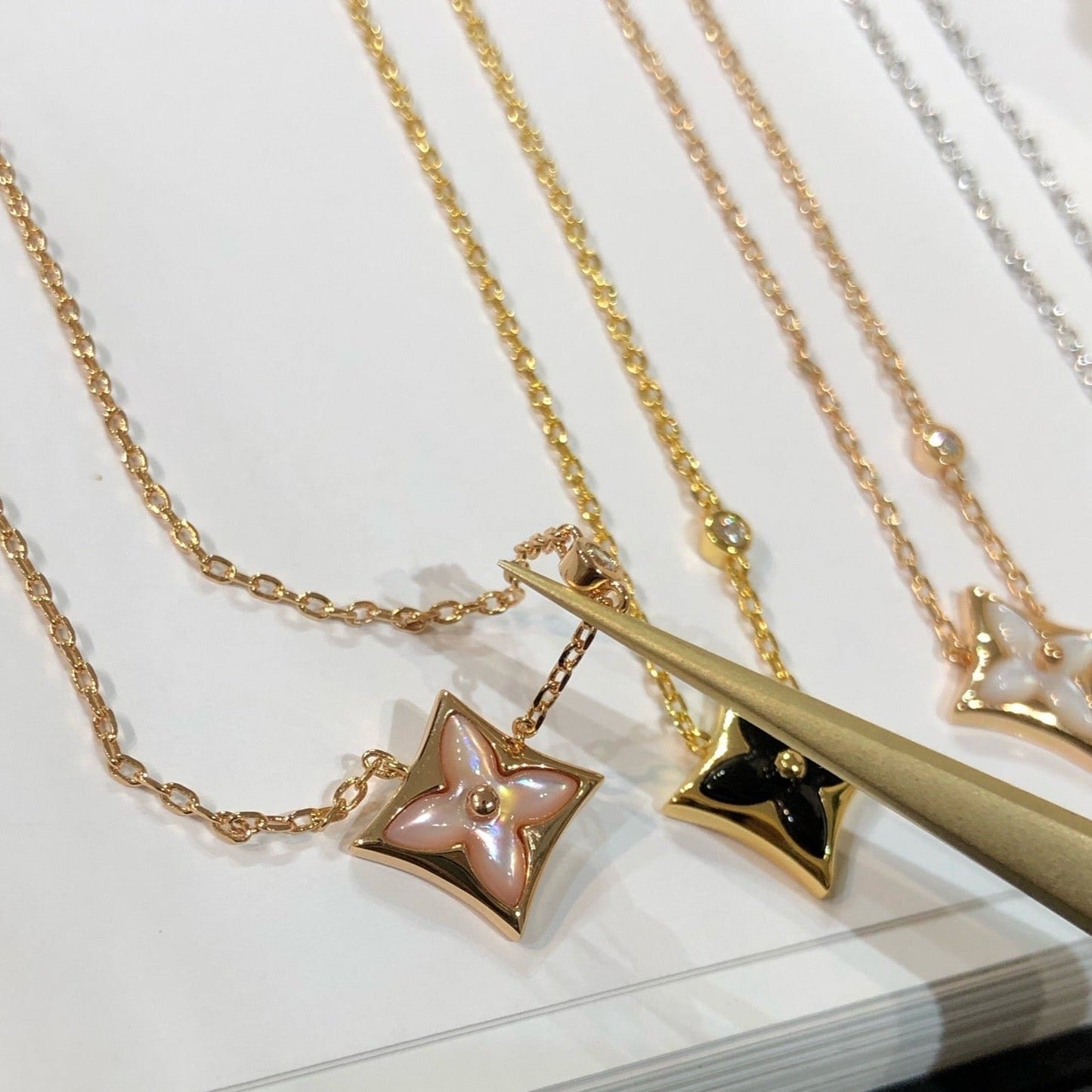 [Noble Aura jewelry]STAR BLACK MOP NECKLACE