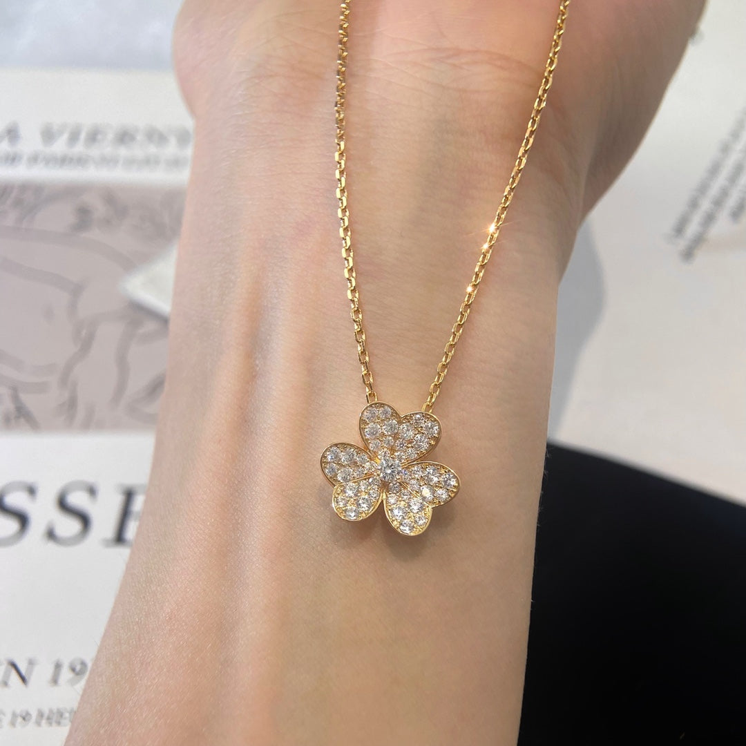 [Noble Aura jewelry]FLOWER DIAMOND NECKLACE