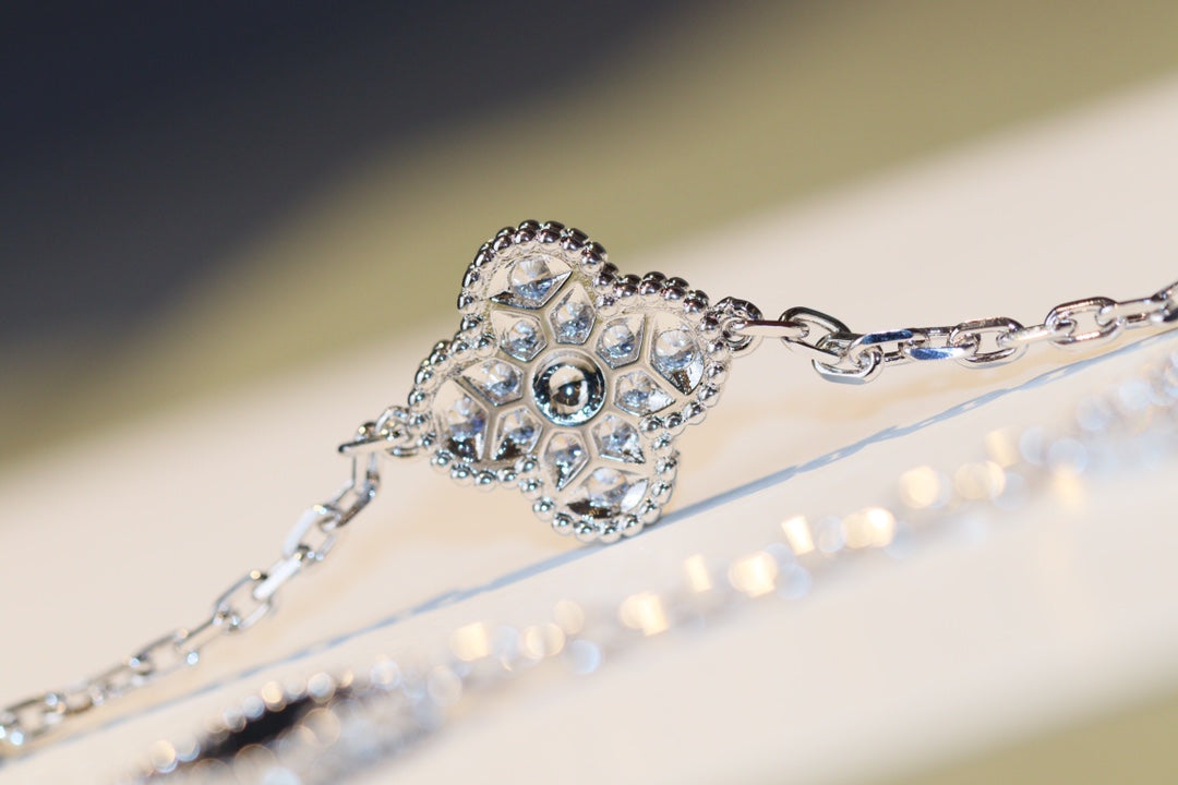 [Noble Aura jewelry]CLOVER 20 MOTIFS ONYX DIAMOND SILVER