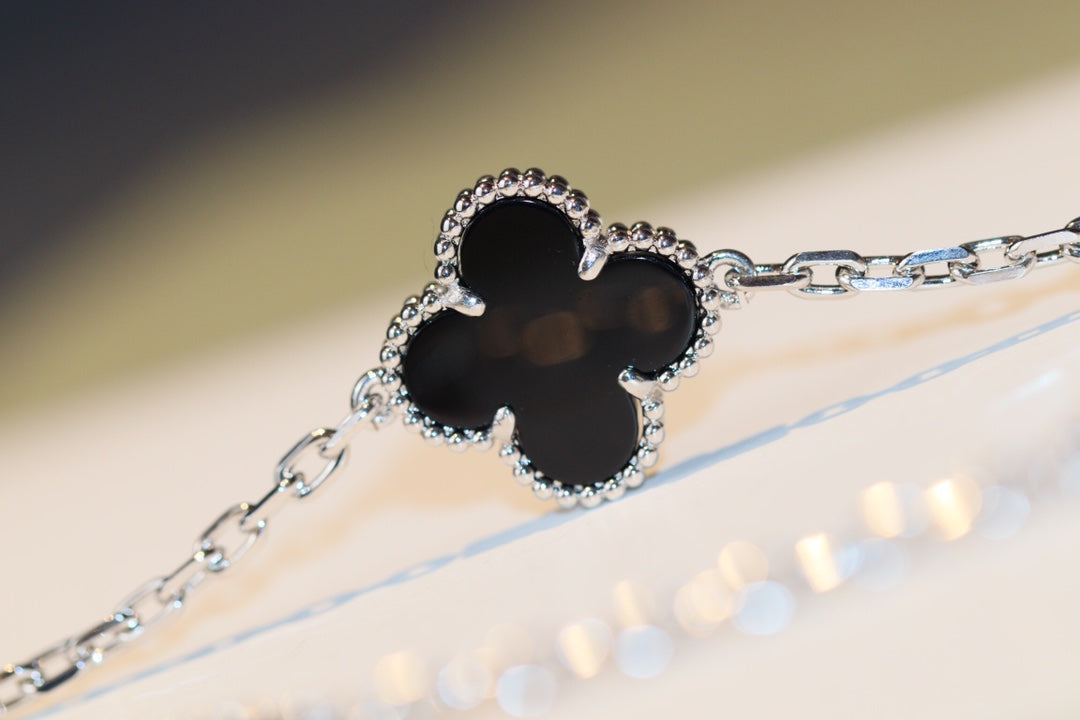 [Noble Aura jewelry]CLOVER 20 MOTIFS ONYX DIAMOND SILVER