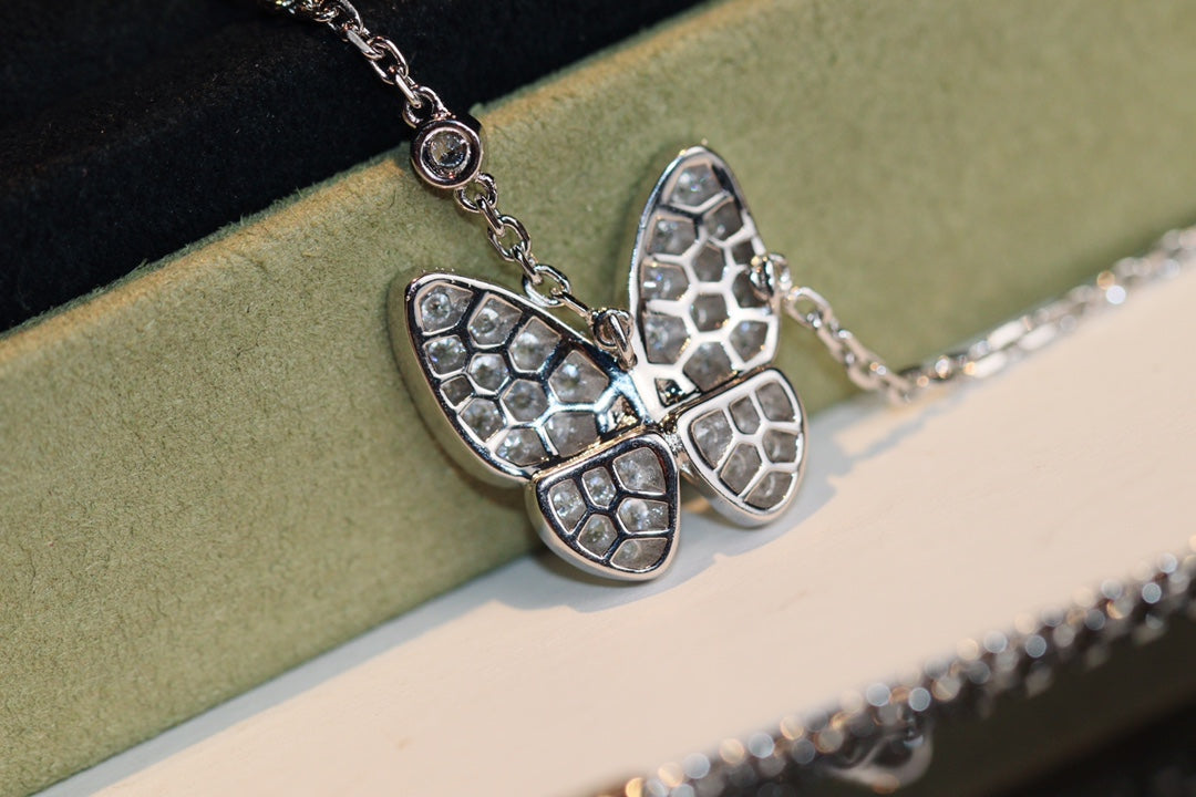 [Noble Aura jewelry]BUTTERFLY DIAMOND NECKLACE