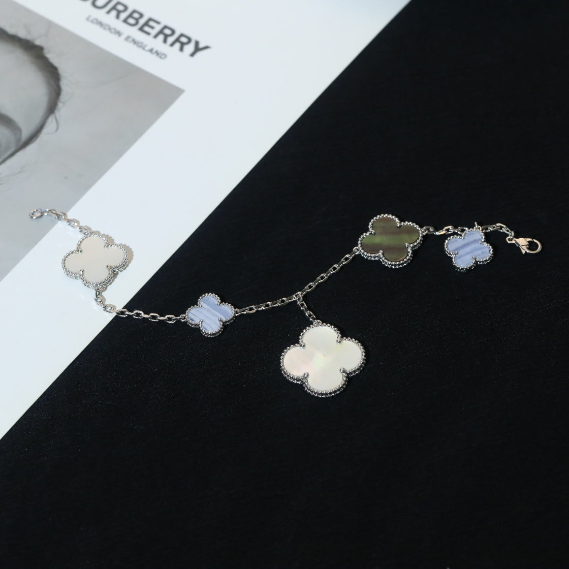 [Noble Aura jewelry]CLOVER BRACELET 5 MOTIFS MOP CHALCEDONY SILVER