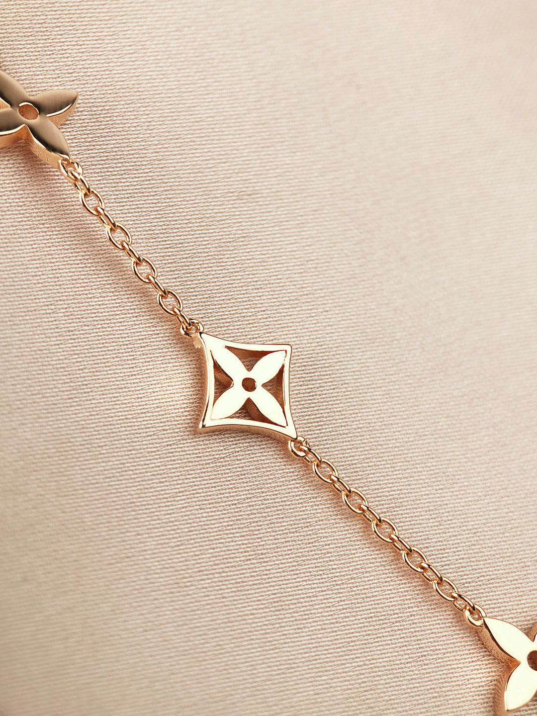 [Noble Aura jewelry]STAR AND SUN 7 MOTIFS GOLD BRACELET