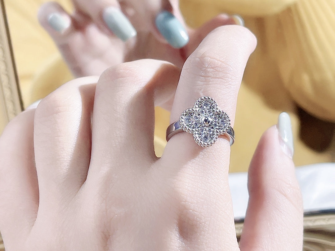 [Noble Aura jewelry]CLOVER DIAMOND RING
