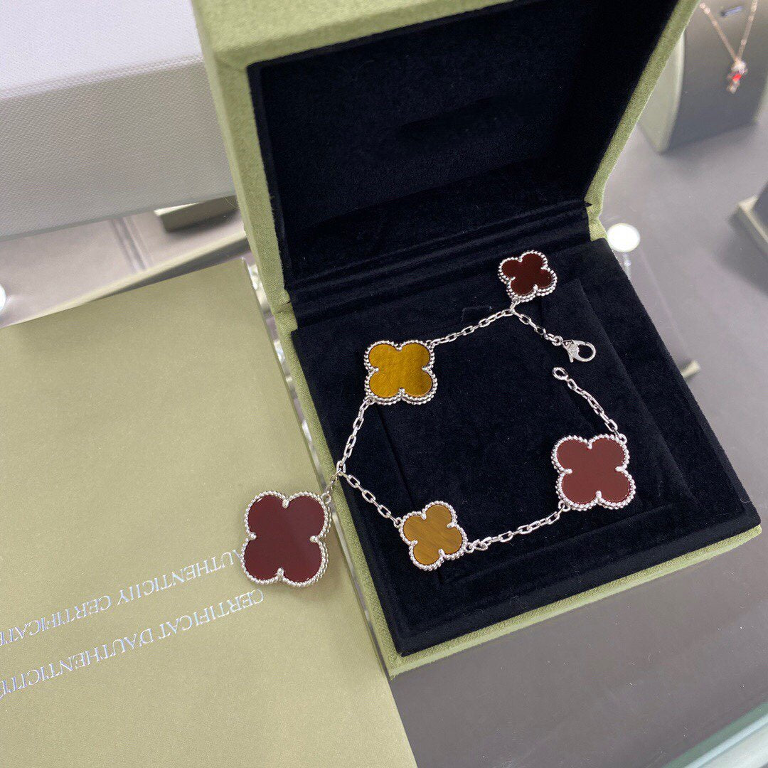 [Noble Aura jewelry]CLOVER 5 MOTIFS SIVLER CARNELIAN TIGER EYE BRACELET