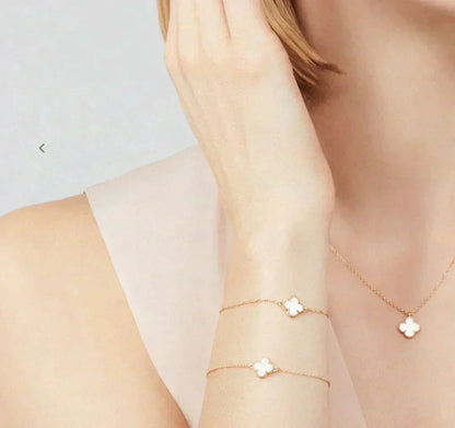 [Noble Aura jewelry]CLOVER MINI 9.5MM WHITE MOTHER-OF-PEARL NECKLACE