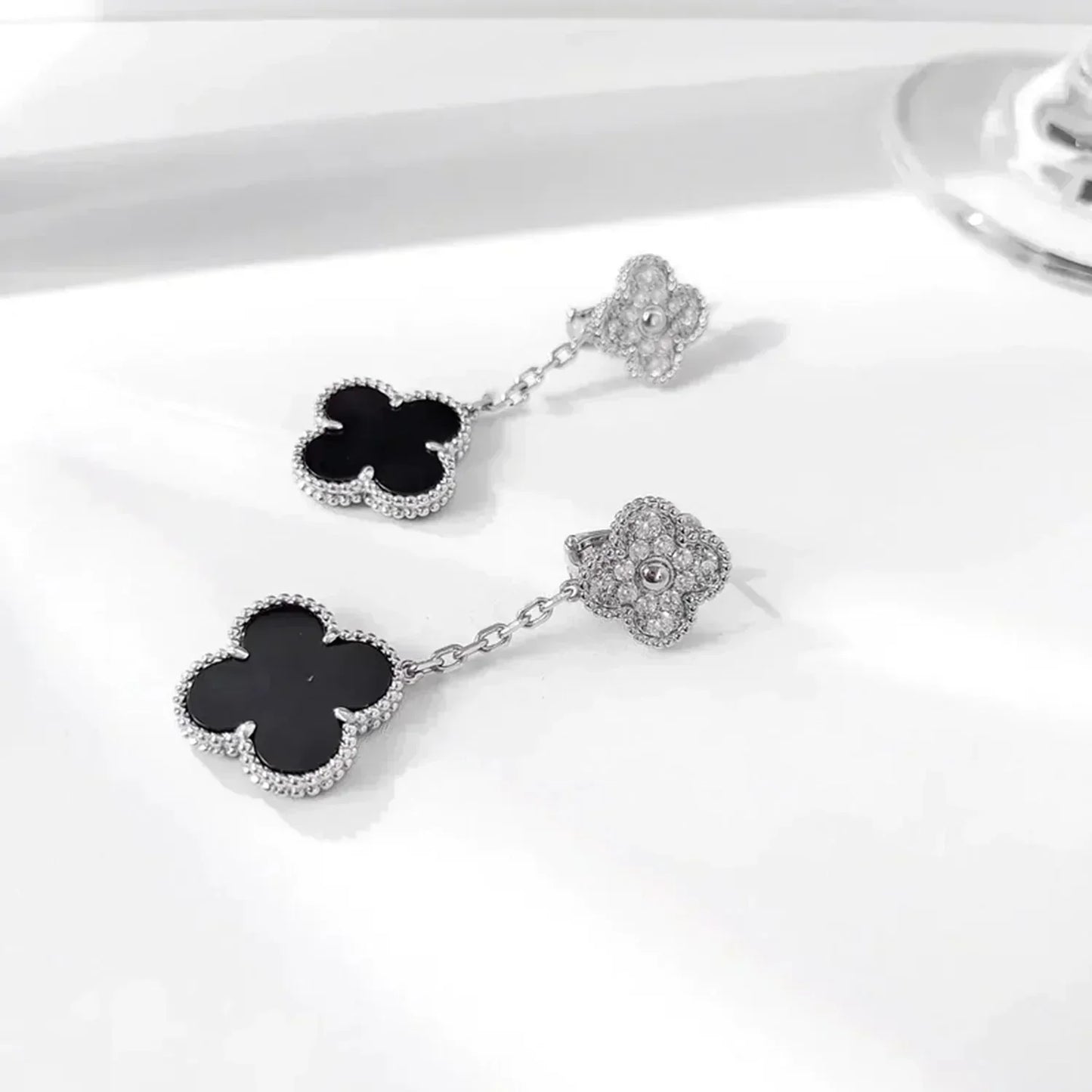 [Noble Aura jewelry]CLOVER 2 MOTIFS  DIAMOND ONYX EARRINGS SILVER