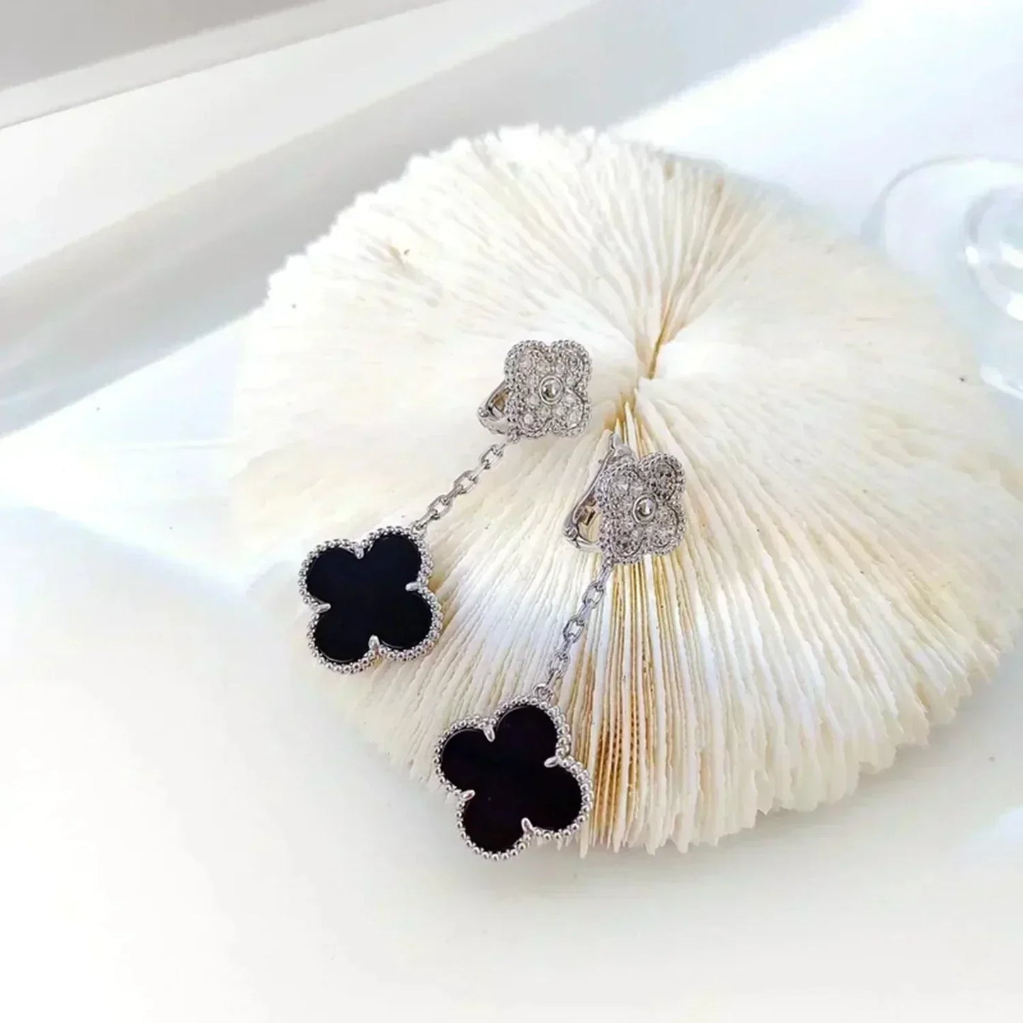 [Noble Aura jewelry]CLOVER 2 MOTIFS  DIAMOND ONYX EARRINGS SILVER