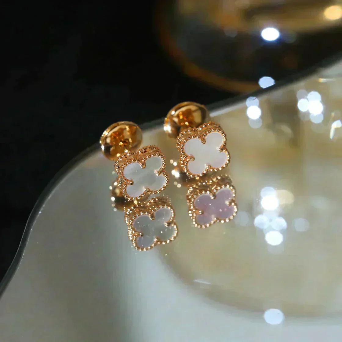 [Noble Aura jewelry]CLOVER MINI 9.5MM WHITE MOP EARRINGS