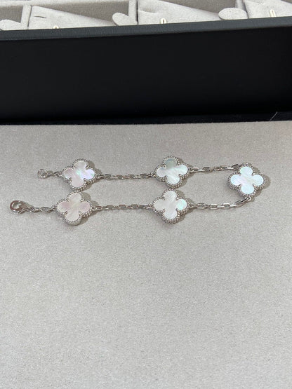 [Noble Aura jewelry]CLOVER WHITE PEARL MOP 5 MOTIF BRACELET COLLECTION