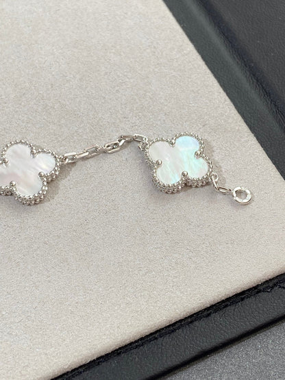 [Noble Aura jewelry]CLOVER WHITE PEARL MOP 5 MOTIF BRACELET COLLECTION