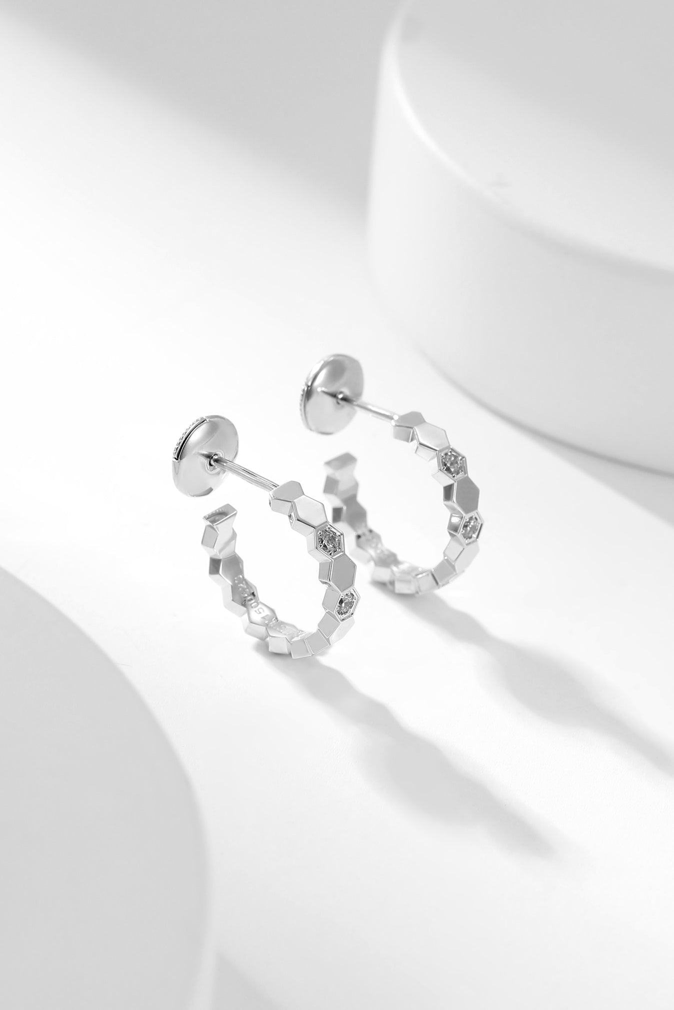 [Noble Aura jewelry]BEE LOVE DIAMOND HOOP EARRINGS