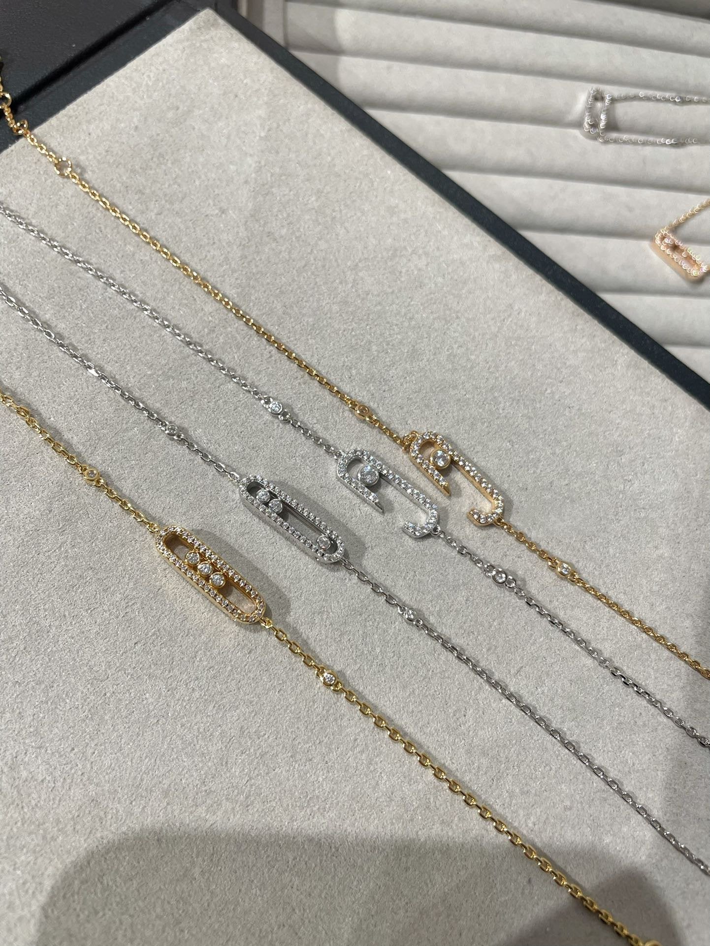 [Noble Aura jewelry]BABY MOVE DIAMOND BRACELET