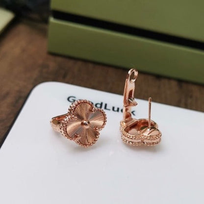 [Noble Aura jewelry]CLOVER MEDIUM STUD EARRINGS