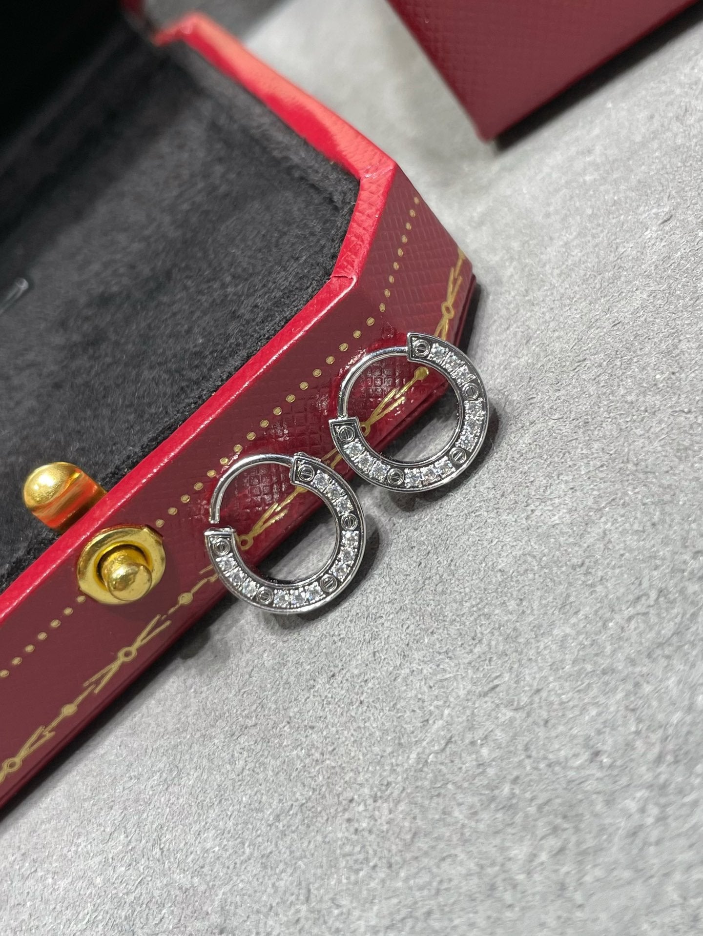 [Noble Aura jewelry]LOVE DIAMOND EARRINGS