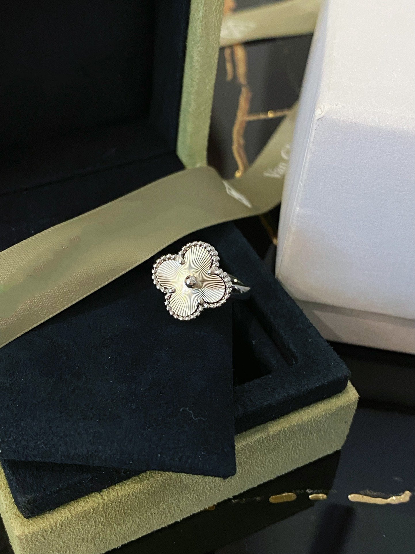 [Noble Aura jewelry]CLOVER SILVER RING