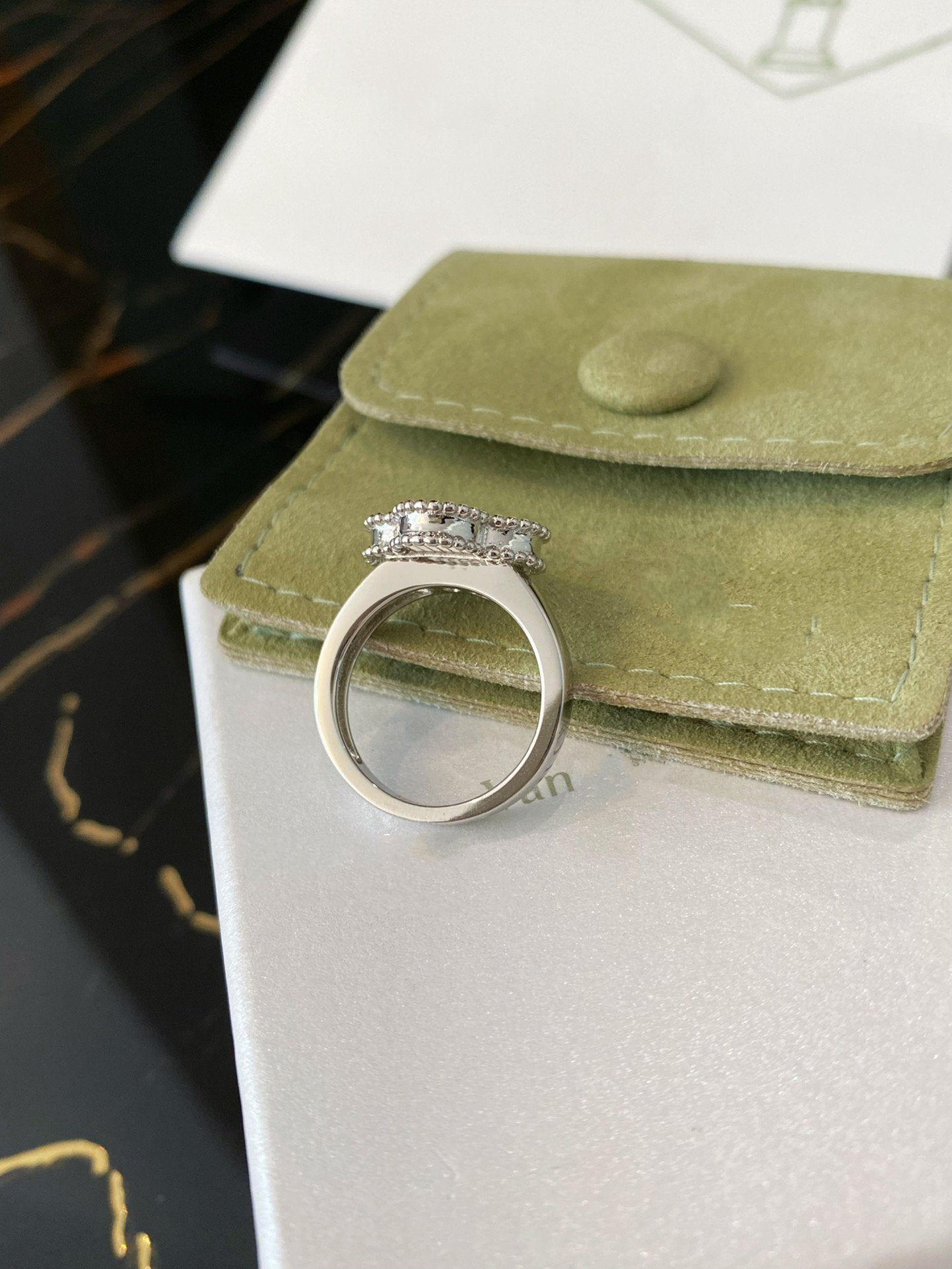[Noble Aura jewelry]CLOVER SILVER RING