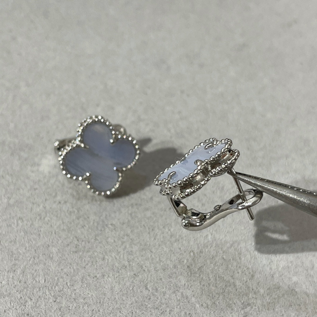 [Noble Aura jewelry]CLOVER CHALCEDONY SILVER STUD EARRINGS