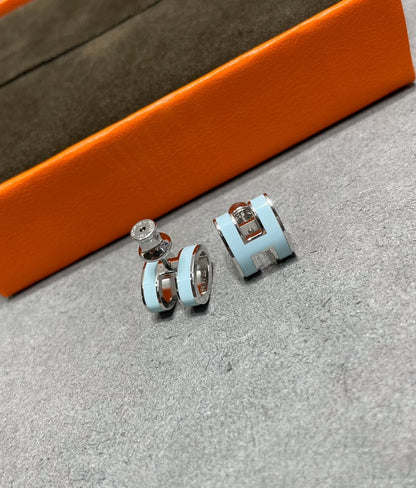 [Noble Aura jewelry]POP H SKY BLUE STUD EARRINGS