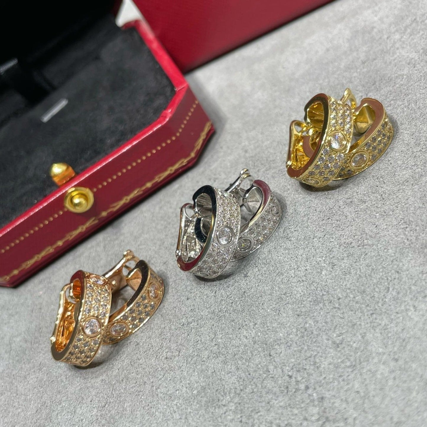 [Noble Aura jewelry]LOVE 5.5MM DIAMOND PAVED EARRINGS