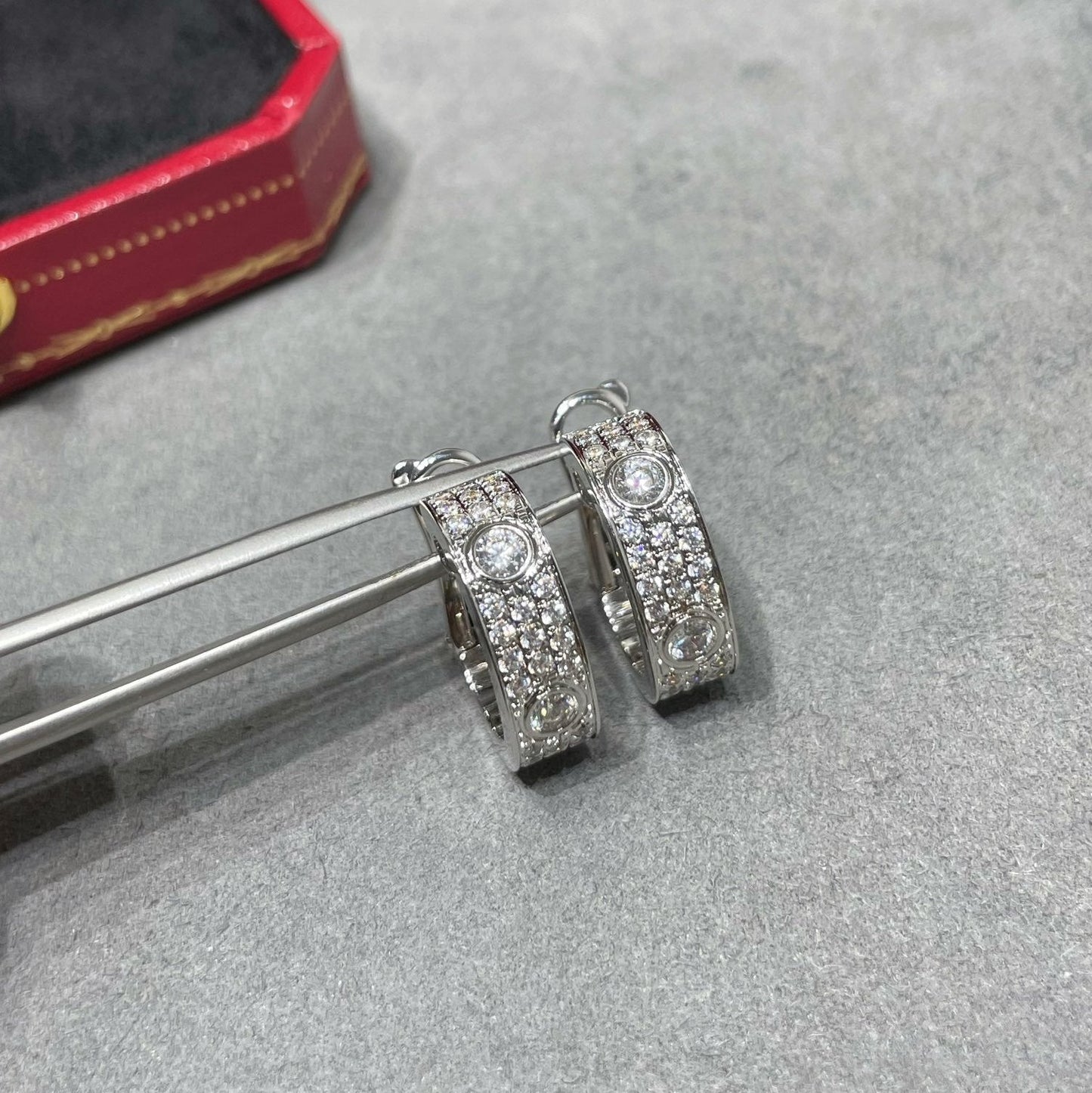 [Noble Aura jewelry]LOVE 5.5MM DIAMOND PAVED EARRINGS
