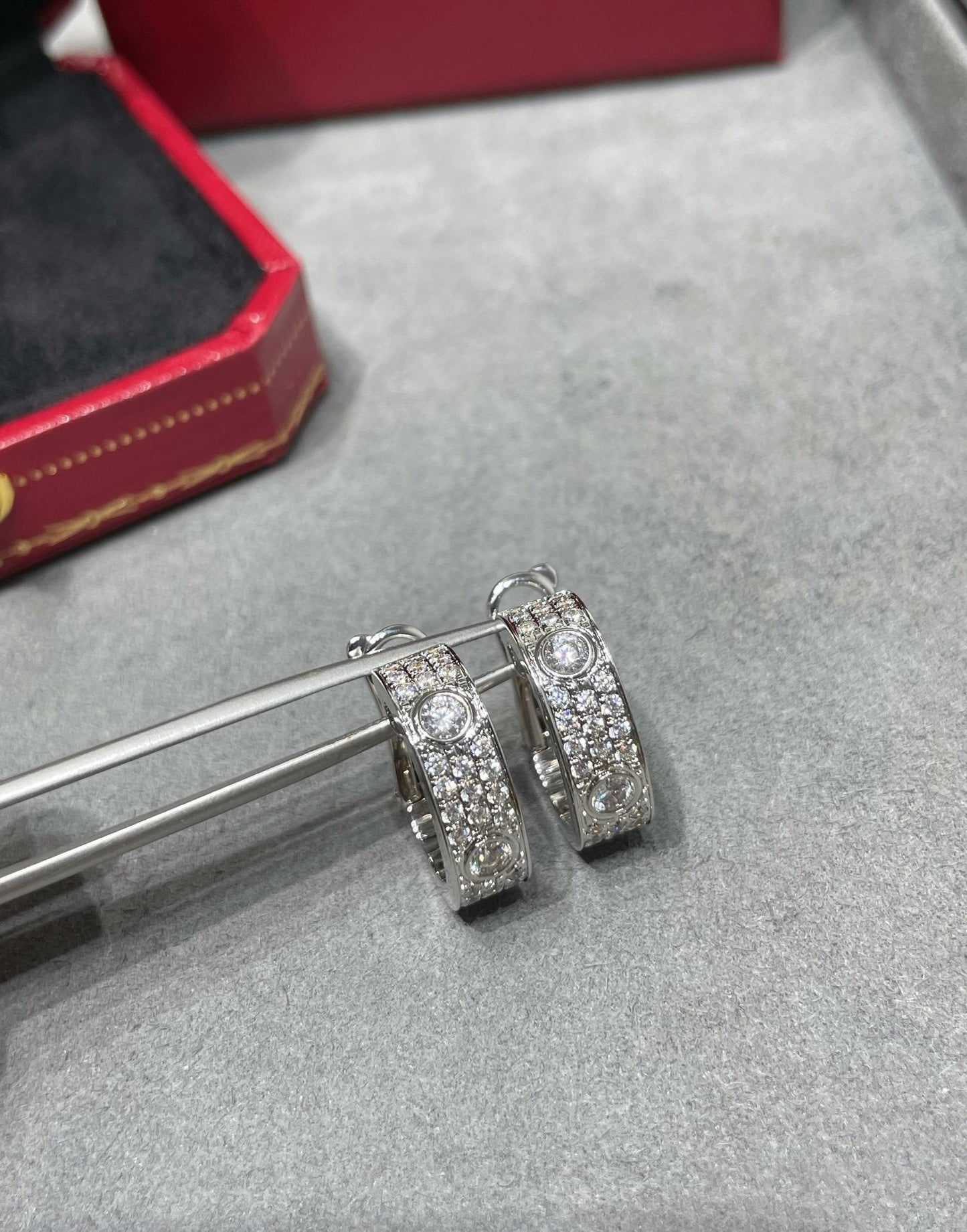 [Noble Aura jewelry]LOVE 5.5MM DIAMOND PAVED EARRINGS