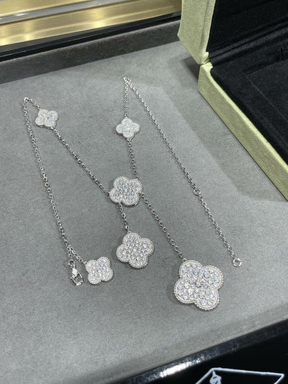 [Noble Aura jewelry]CLOVER 6 MOTIF DIAMOND PAVED NECKLACE