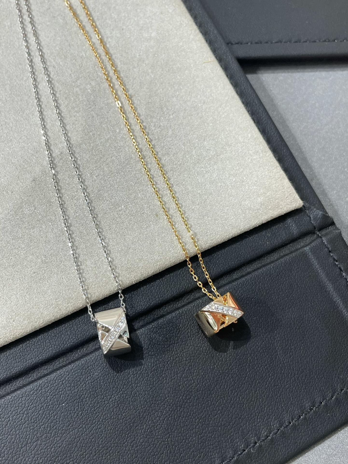 [Noble Aura jewelry]LIENS EVIDENCE DIAMOND NECKLACE